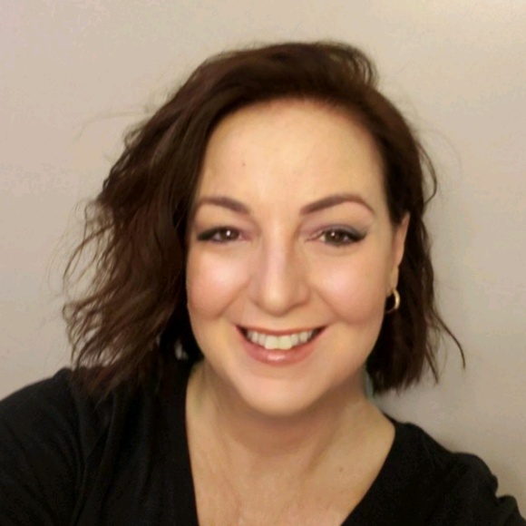 Meet your Posher, Christina - Picture 1 of 1